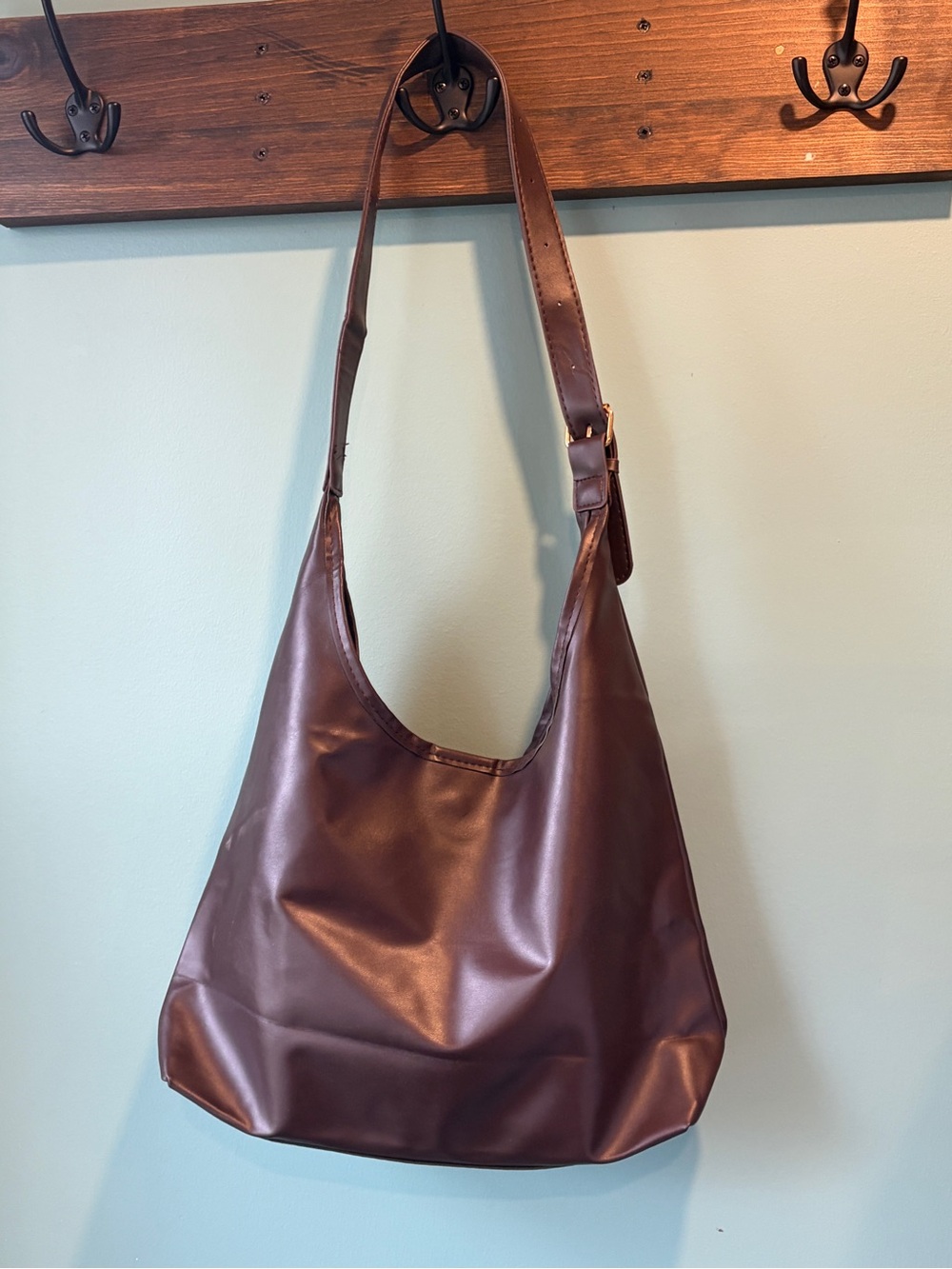 Oversized Brown Faux Leather Hobo Bag - Large Travel Capacity - Picture 3 of 6